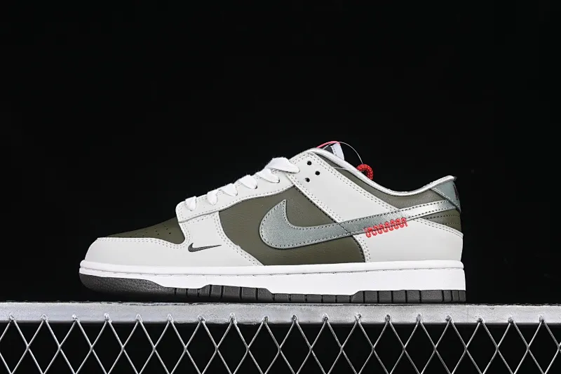All Categories Nk SB Dunk Series Nk SB Dunk Low Low-top sneakers Nk SB Dunk Low "Year Of Snake" Year of the Snake limited low-top casual sneakers HV5980-231